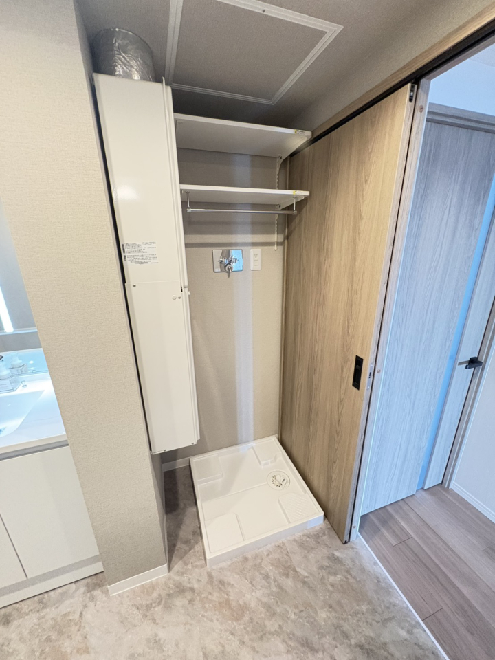 �k�C���D�y�s����O�c���12���ڂ̒��Ã}���V�����̐��ʑ�E���ʏ�