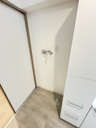 �k�C���D�y�s����O�c���4���ڂ̒��Ã}���V�����̐��ʑ�E���ʏ�